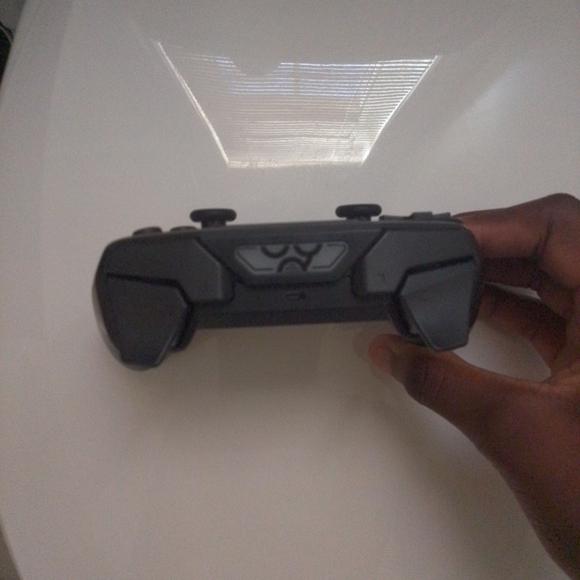 Biogenik PS4/PS5 Bluetooth Controller - Picture 3 of 3